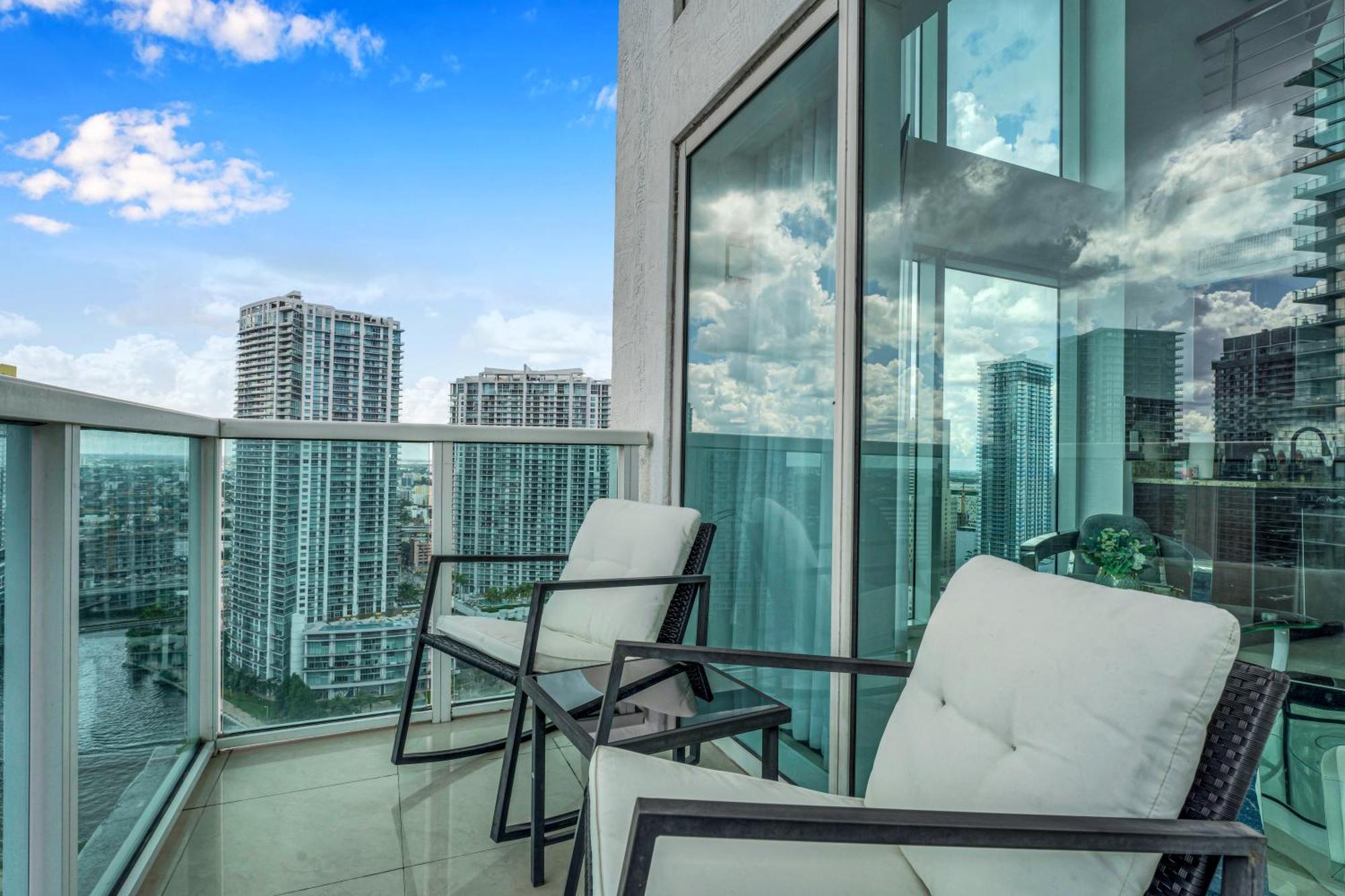 Modern 2 Story Loft 2Br With Breathtaking Views Villa Miami Exterior photo