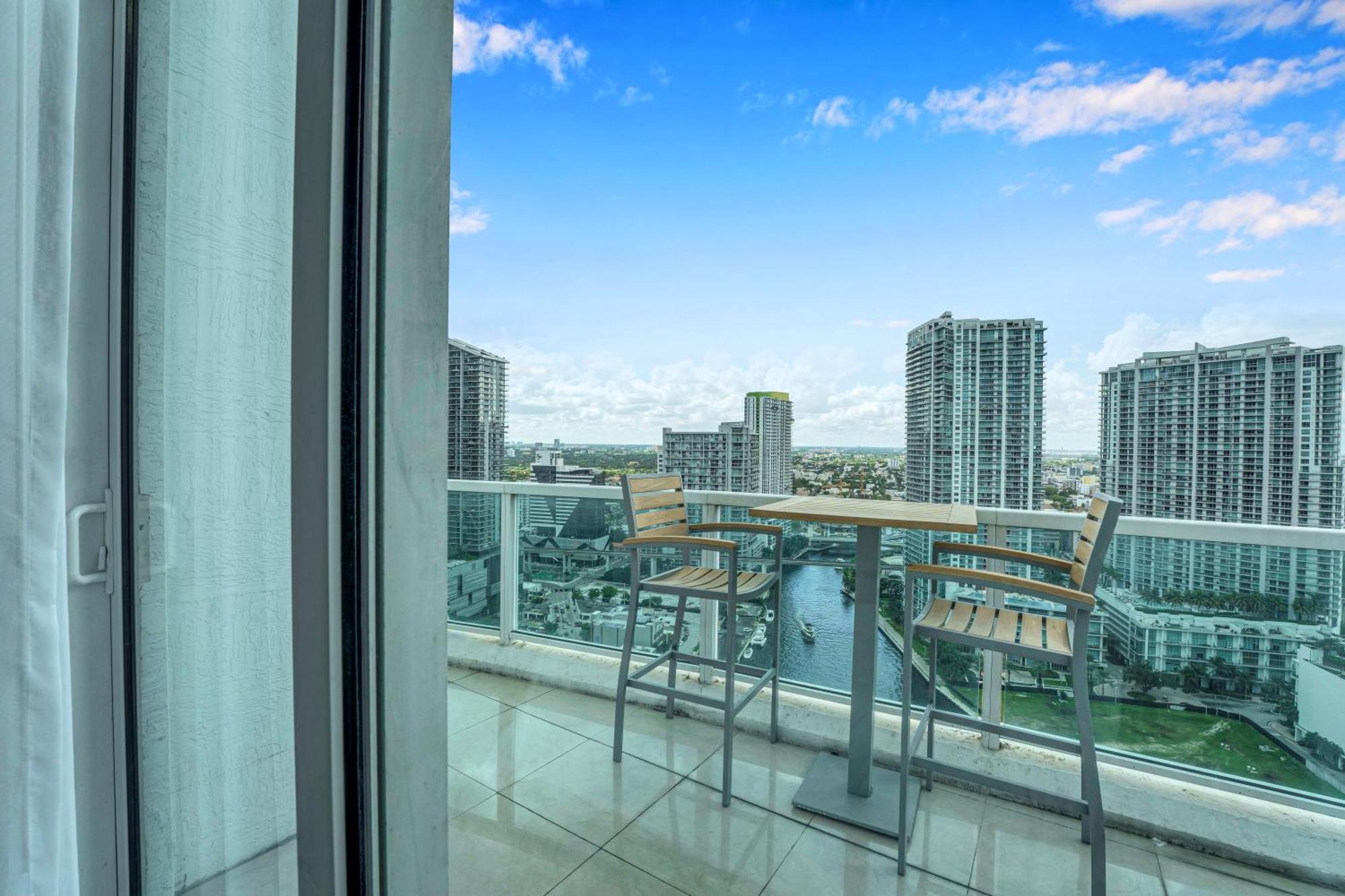 Modern 2 Story Loft 2Br With Breathtaking Views Villa Miami Exterior photo