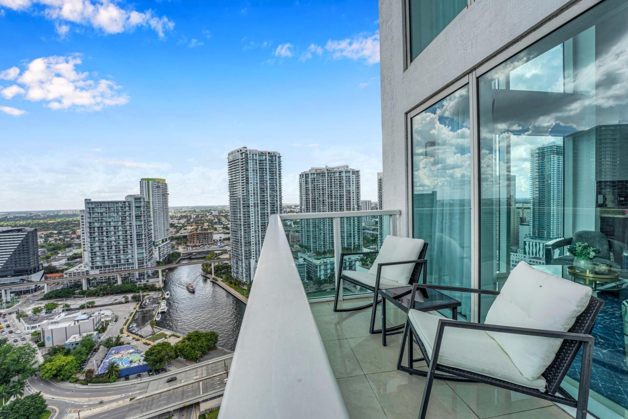 Modern 2 Story Loft 2Br With Breathtaking Views Villa Miami Exterior photo